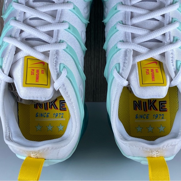 Nike Air VaporMax Plus Since 1972 White Red Mint Green DQ7645-100 Men’s Size 7.5 - Picture 8 of 12